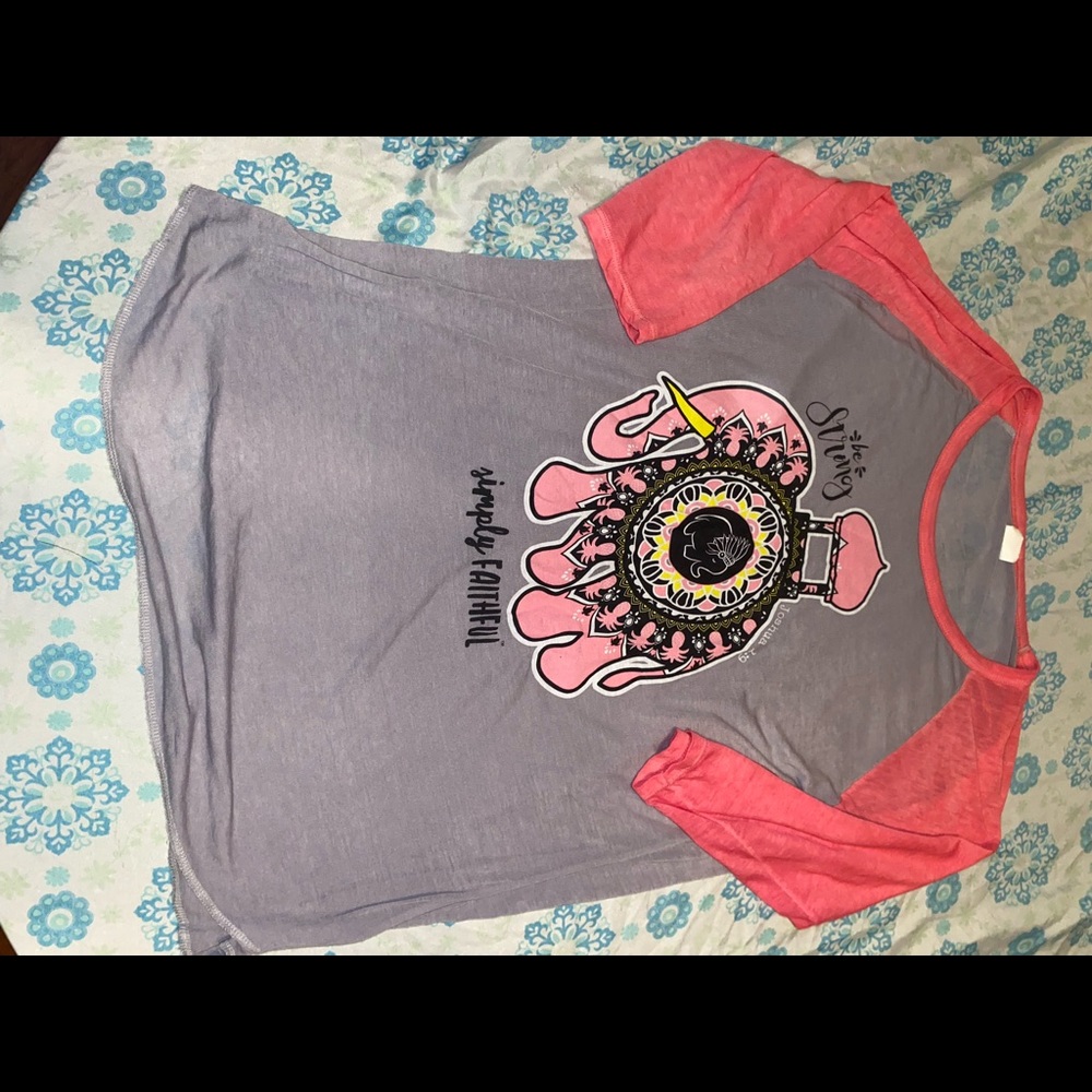 10/$25 Simply southern shirt size Large